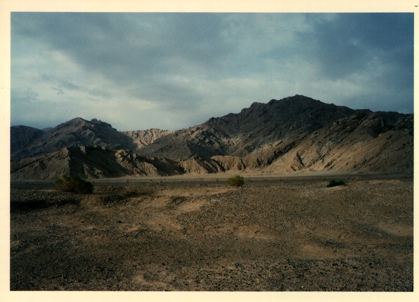 Picture Tibet Road Golmut to Lhasa 1994-07 6 - Perspective Road Golmut to Lhasa