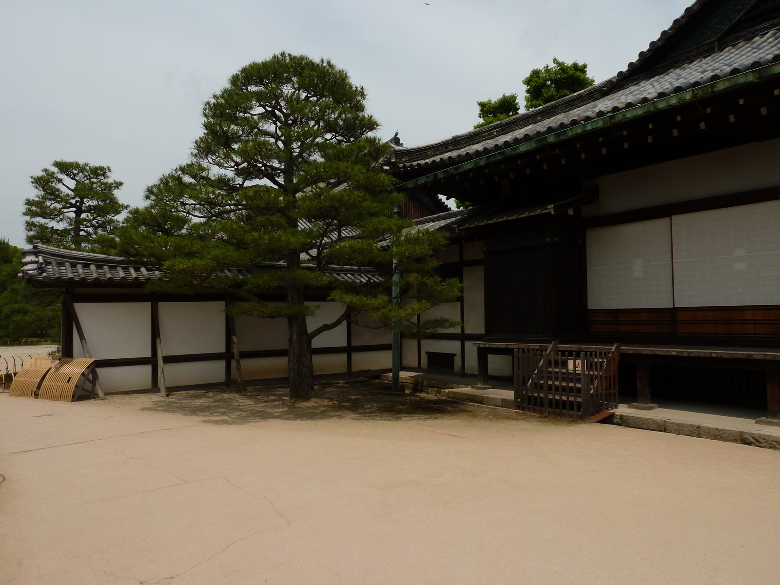 Picture Japan Kyoto Nijo Castle Ninomaru Garden 2010-06 20 - Shopping Mall Ninomaru Garden