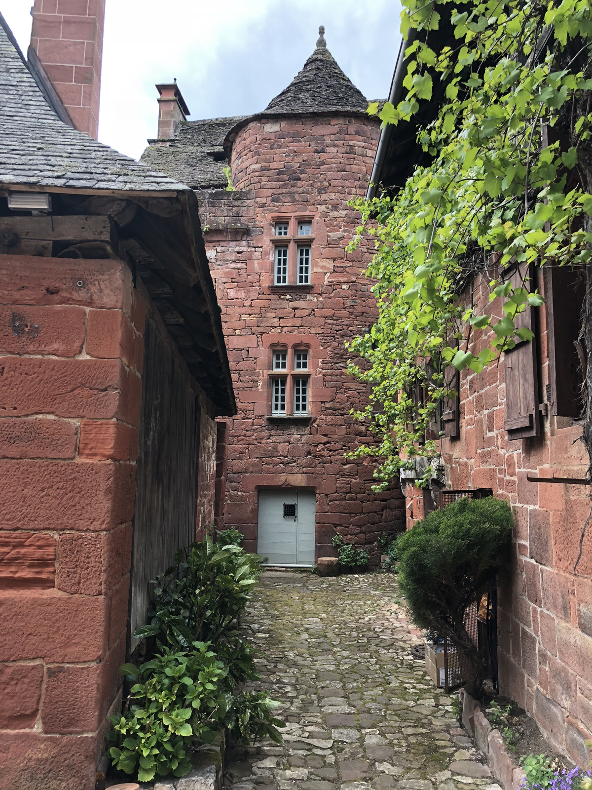 Picture France Collonges la Rouge 2018-04 61 - View Collonges la Rouge