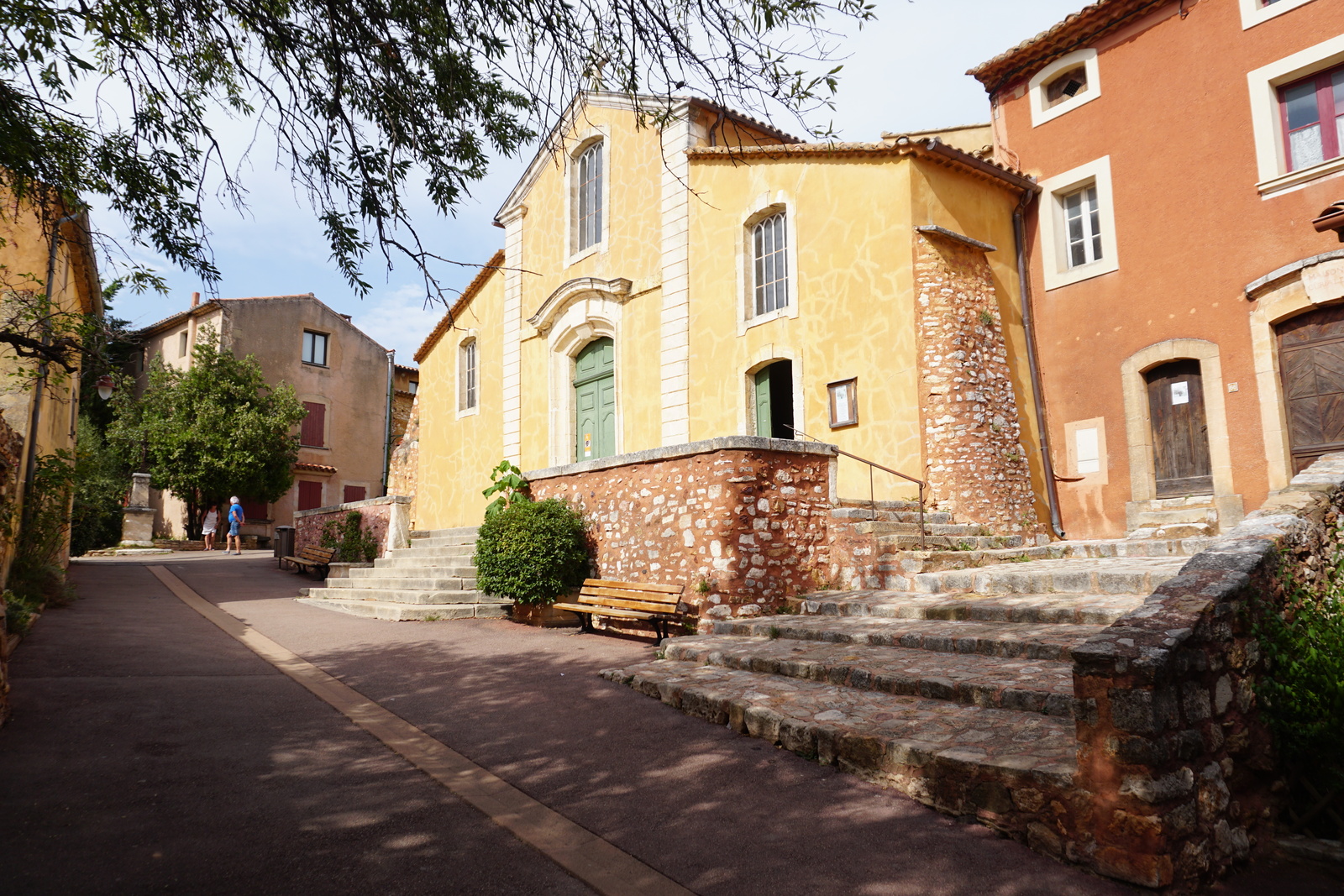 Picture France Roussillon 2017-08 50 - Road Roussillon