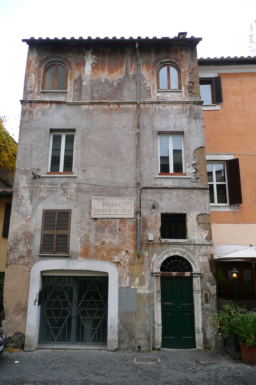 Picture Italy Rome Trastevere 2007-11 100 - Car Trastevere