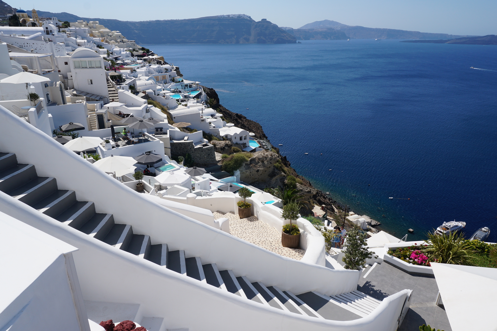 Picture Greece Santorini 2016-07 70 - Perspective Santorini