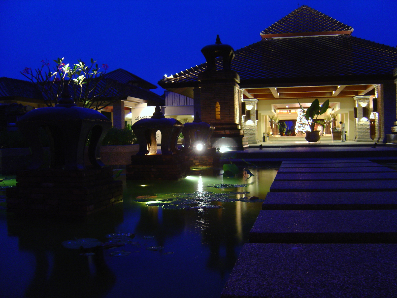 Picture Thailand Khao Lak Meridien Khao Lak Hotel By Night 2005-12 11 - Perspective By Night