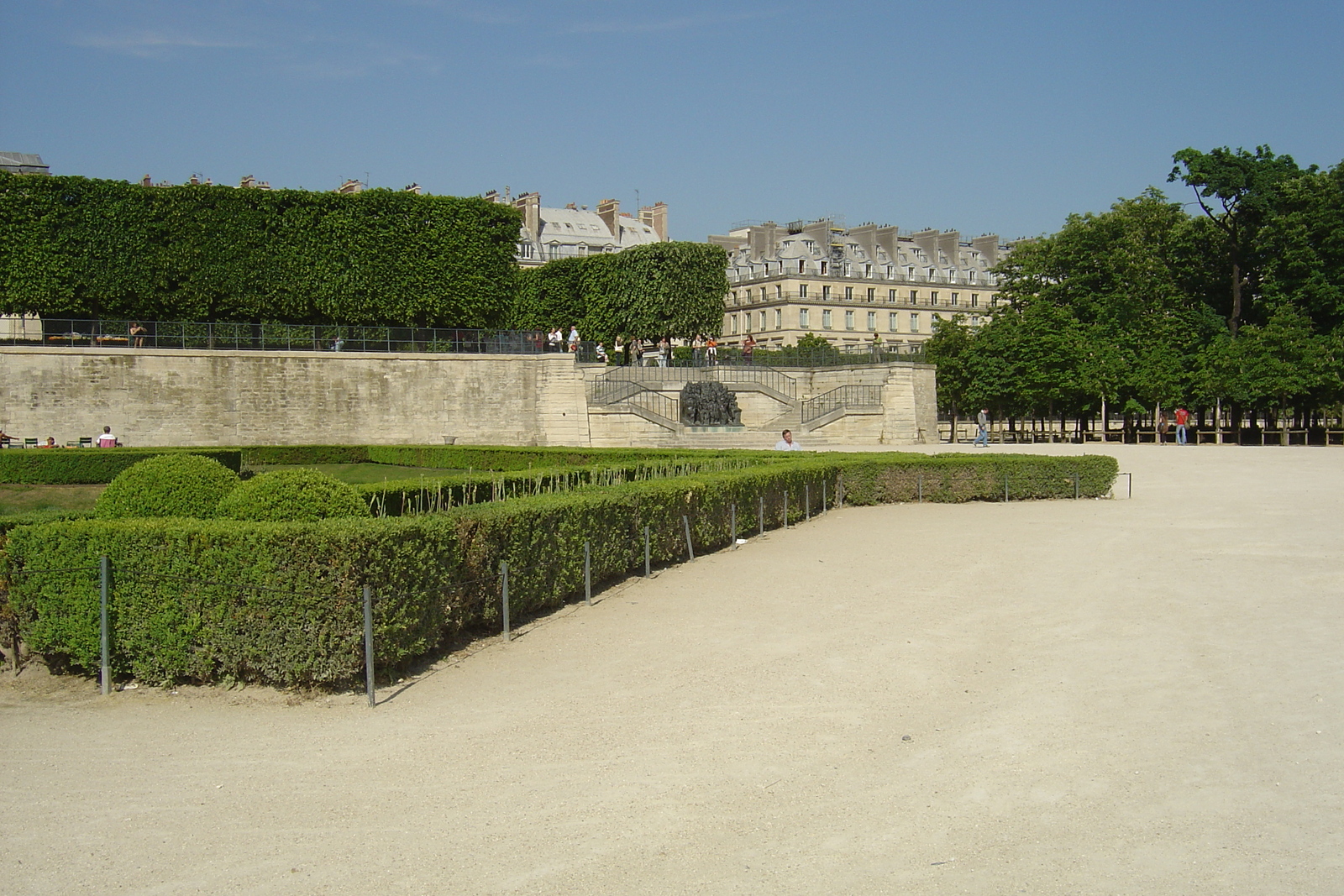 Picture France Paris Garden of Tuileries 2007-05 82 - Perspective Garden of Tuileries