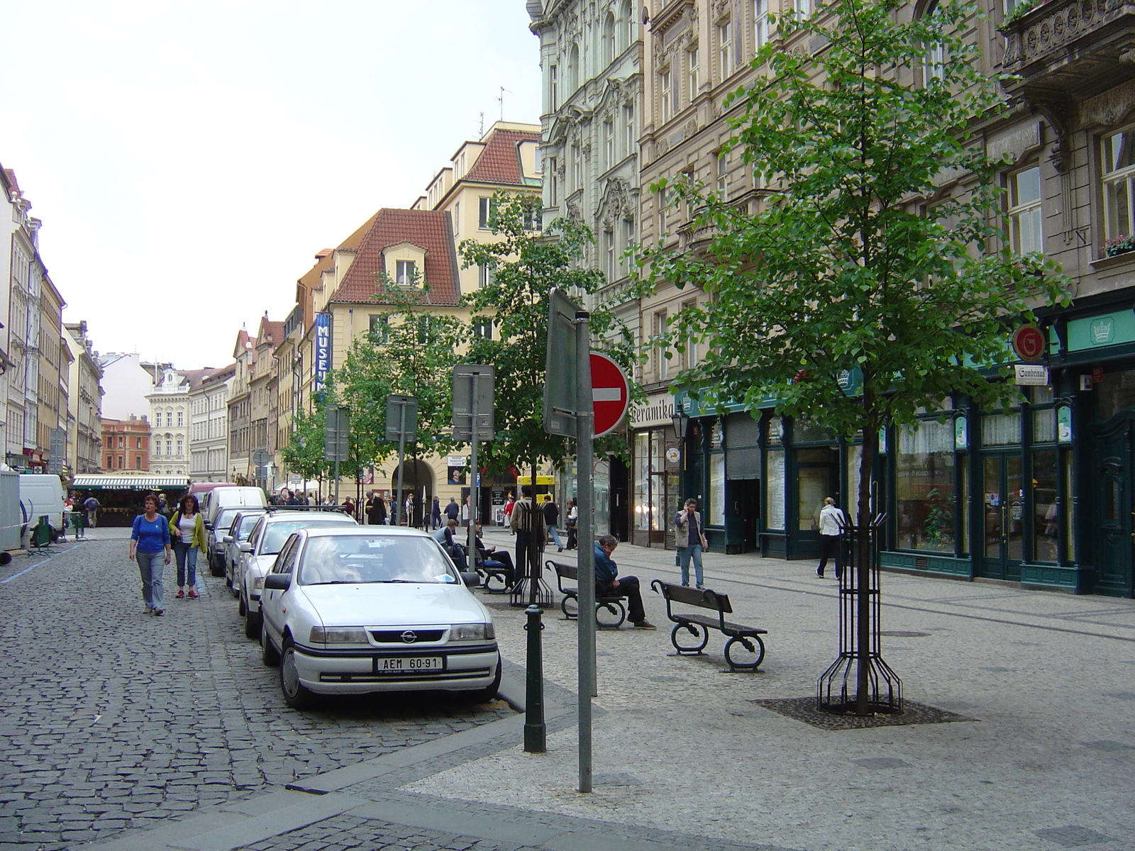 Picture Czech Republic Prague 2004-05 86 - Shopping Mall Prague