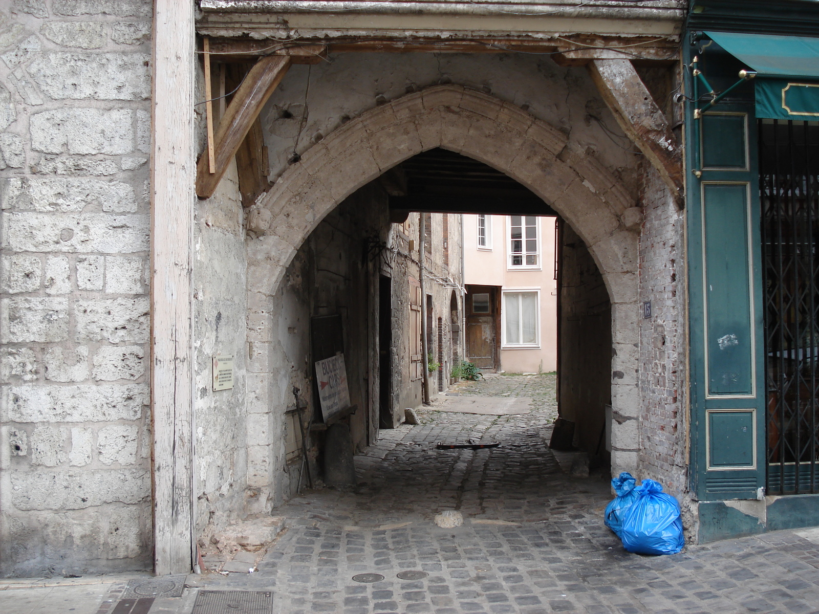 Picture France Chartres 2006-08 19 - Photographer Chartres