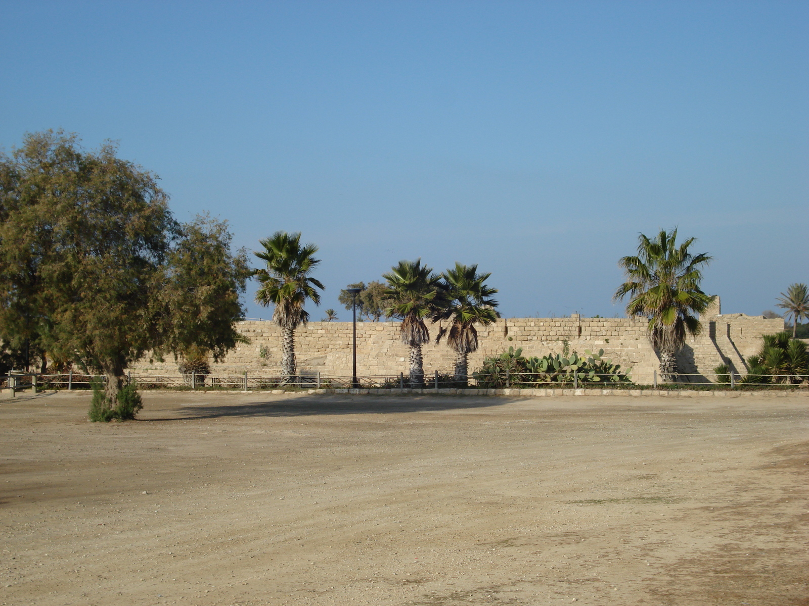 Picture Israel Caesarea 2006-12 136 - Perspective Caesarea