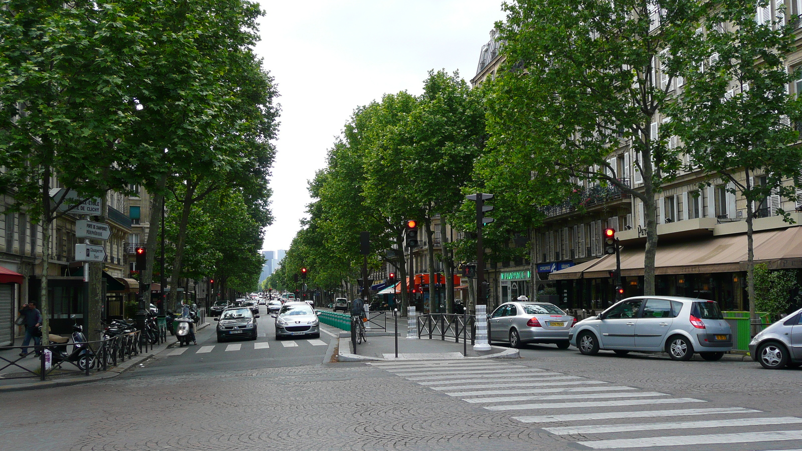 Picture France Paris 17th Arrondissement Place Pereire 2007-05 37 - View Place Pereire