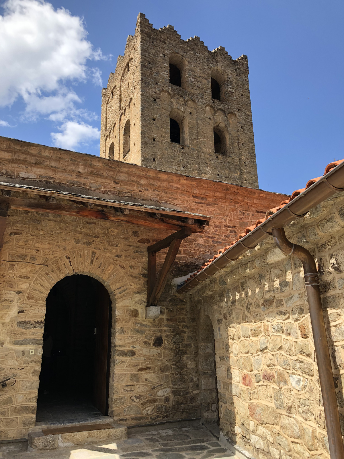 Picture France Abbaye Saint Martin du Canigou 2018-04 30 - Road Abbaye Saint Martin du Canigou