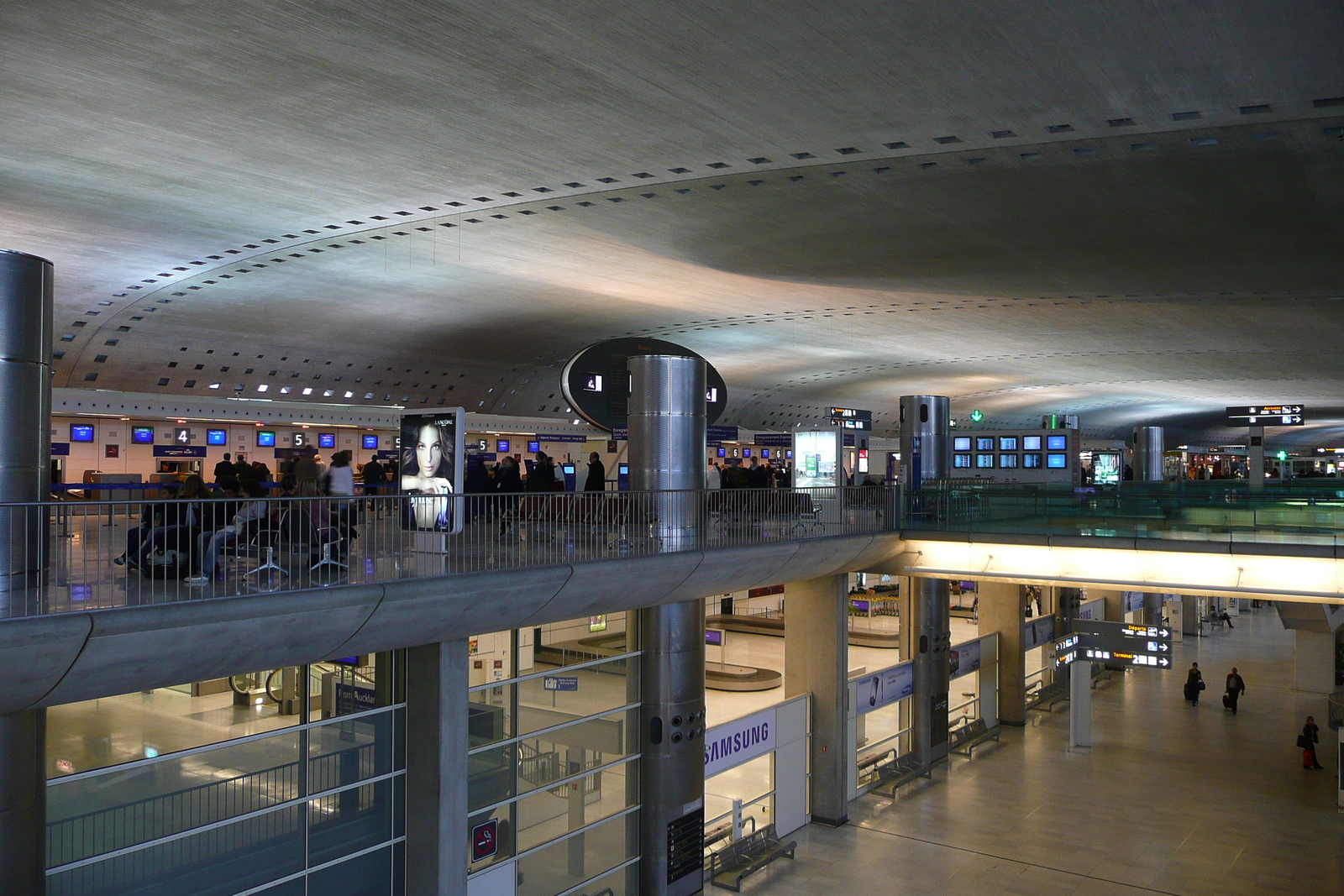 Picture France Paris Charles de Gaulle Airport 2007-11 36 - Perspective Paris Charles de Gaulle Airport