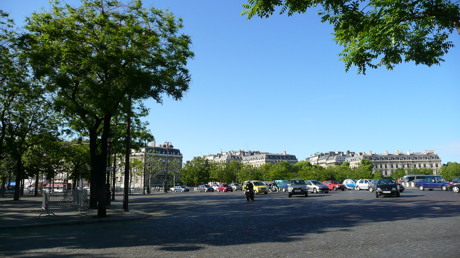 Picture France Paris Etoile and Arc de Triomphe 2007-05 75 - Sightseeing Etoile and Arc de Triomphe