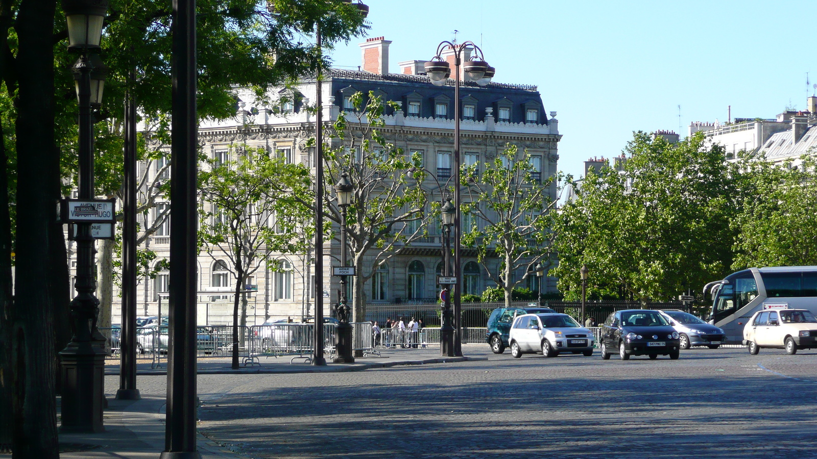 Picture France Paris Etoile and Arc de Triomphe 2007-05 88 - Photographers Etoile and Arc de Triomphe