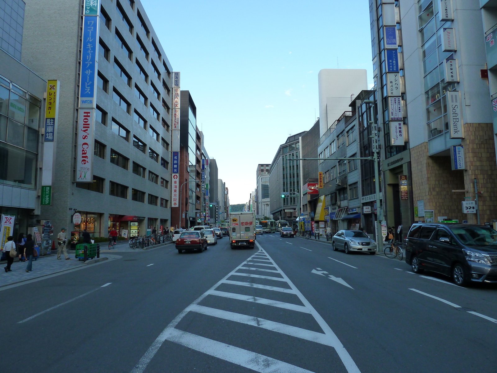 Picture Japan Kyoto Shijo dori 2010-06 52 - Perspective Shijo dori