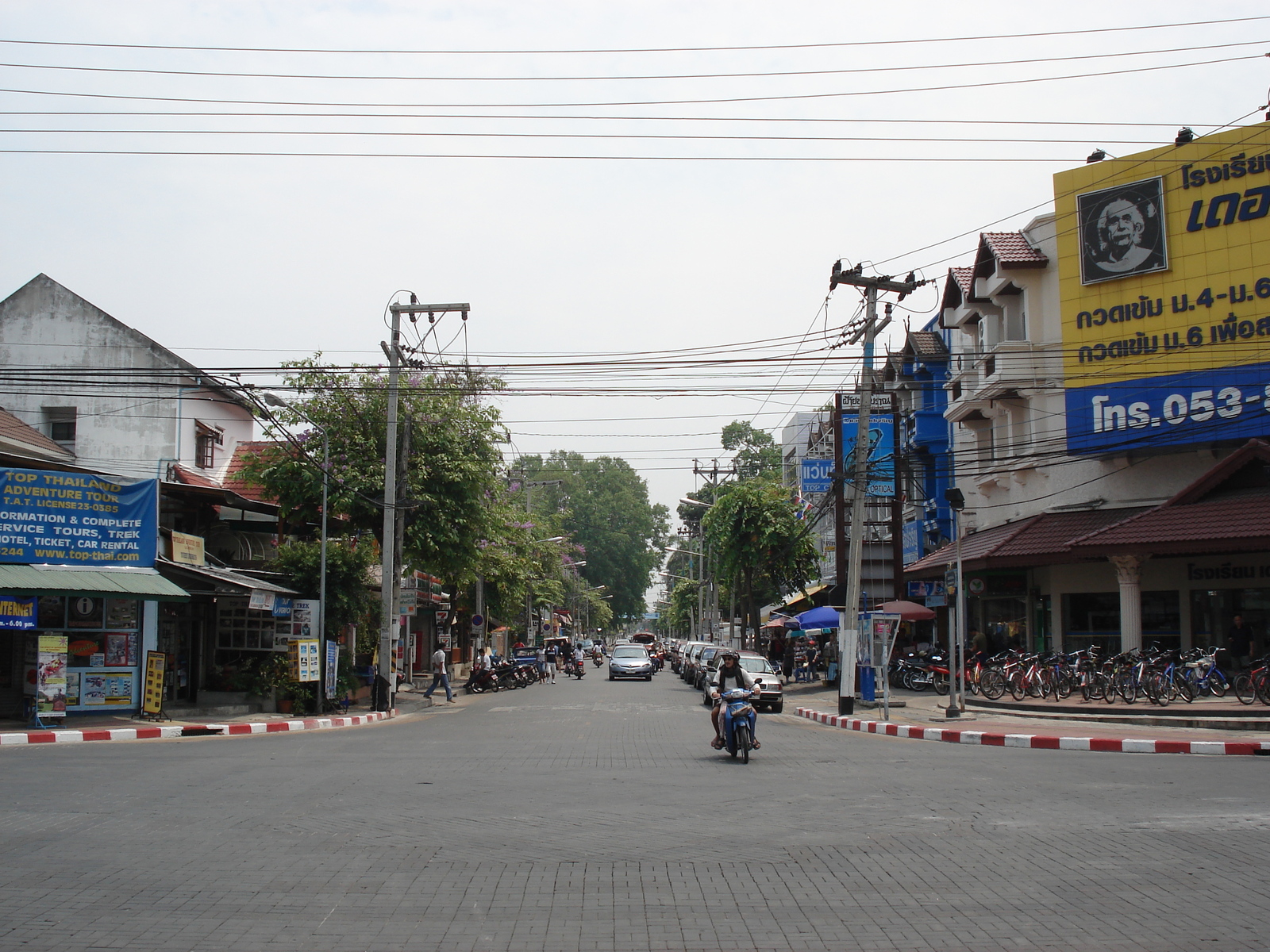 Picture Thailand Chiang Mai Inside Canal Rad Cha Dom Nurn (Walking Street) 2006-04 41 - Tourist Places Rad Cha Dom Nurn (Walking Street)