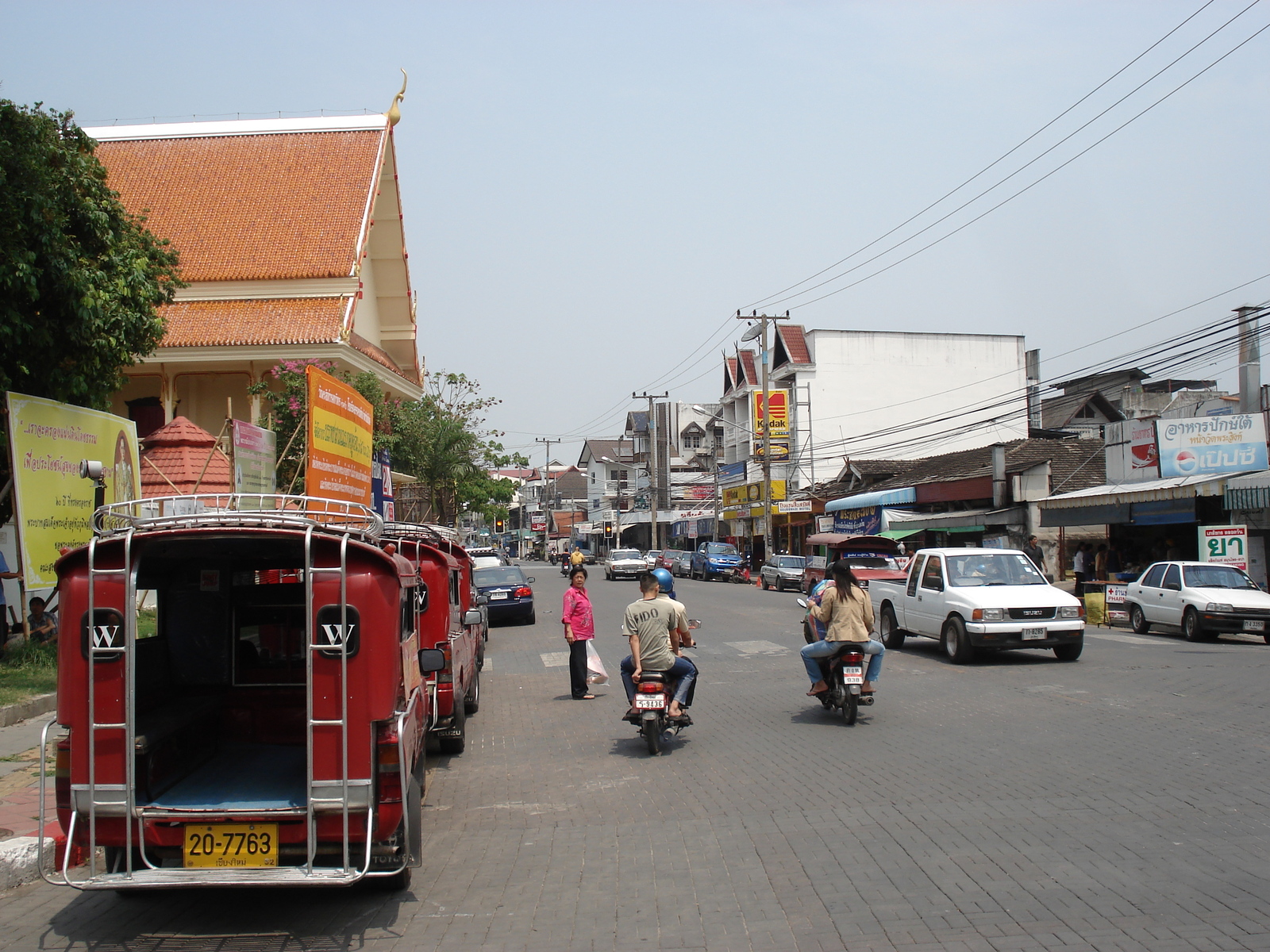 Picture Thailand Chiang Mai Inside Canal Sam Larn 2006-04 24 - Car Rental Sam Larn