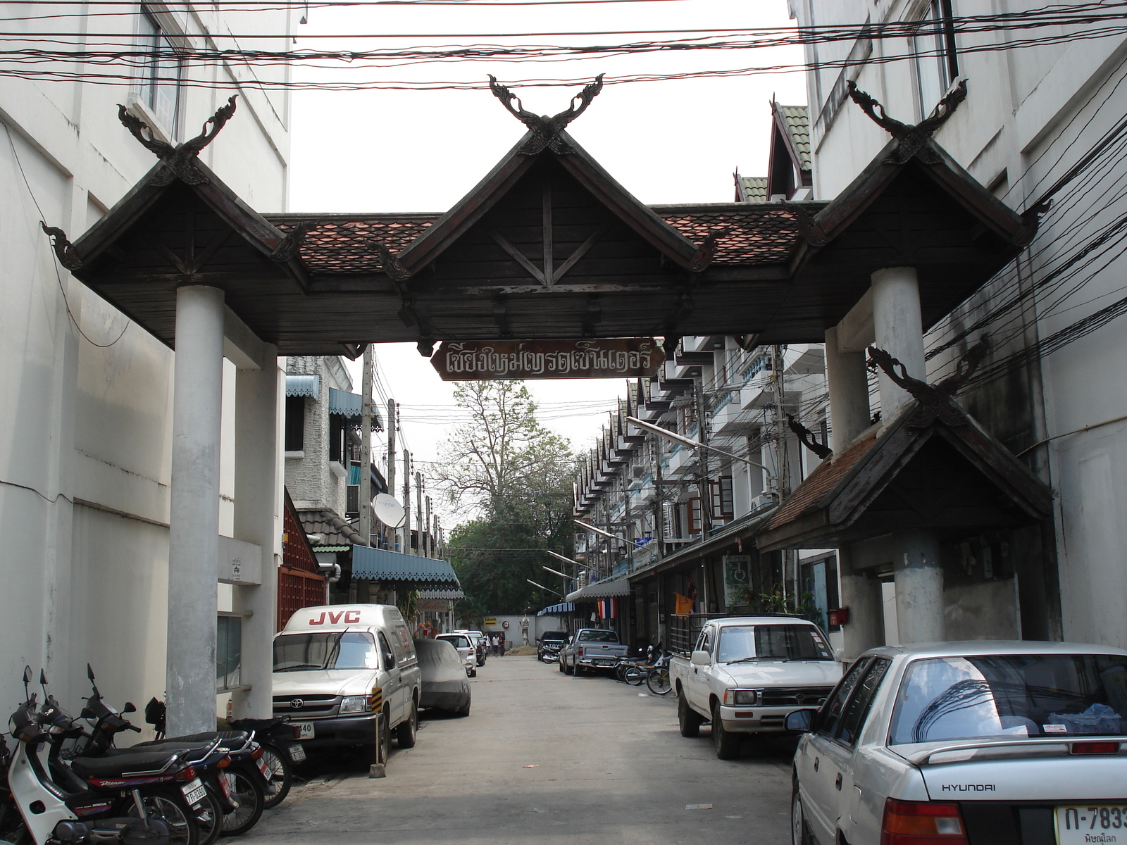 Picture Thailand Chiang Mai Inside Canal Sam Larn 2006-04 12 - Car Rental Sam Larn