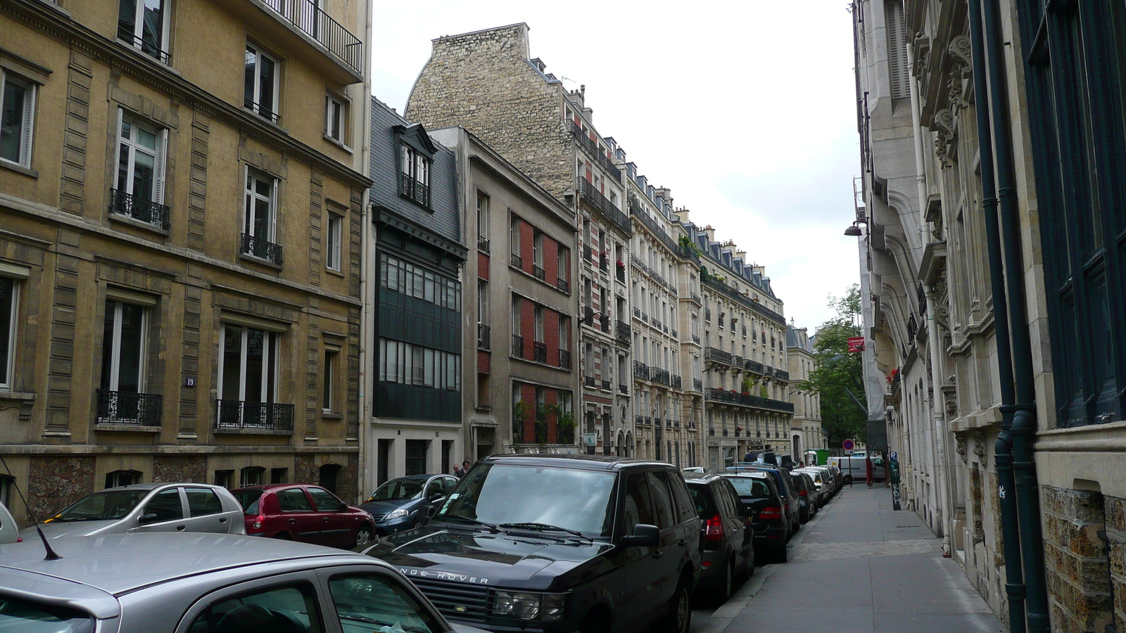 Picture France Paris 17th Arrondissement Rue Levis 2007-05 21 - Tourist Attraction Rue Levis