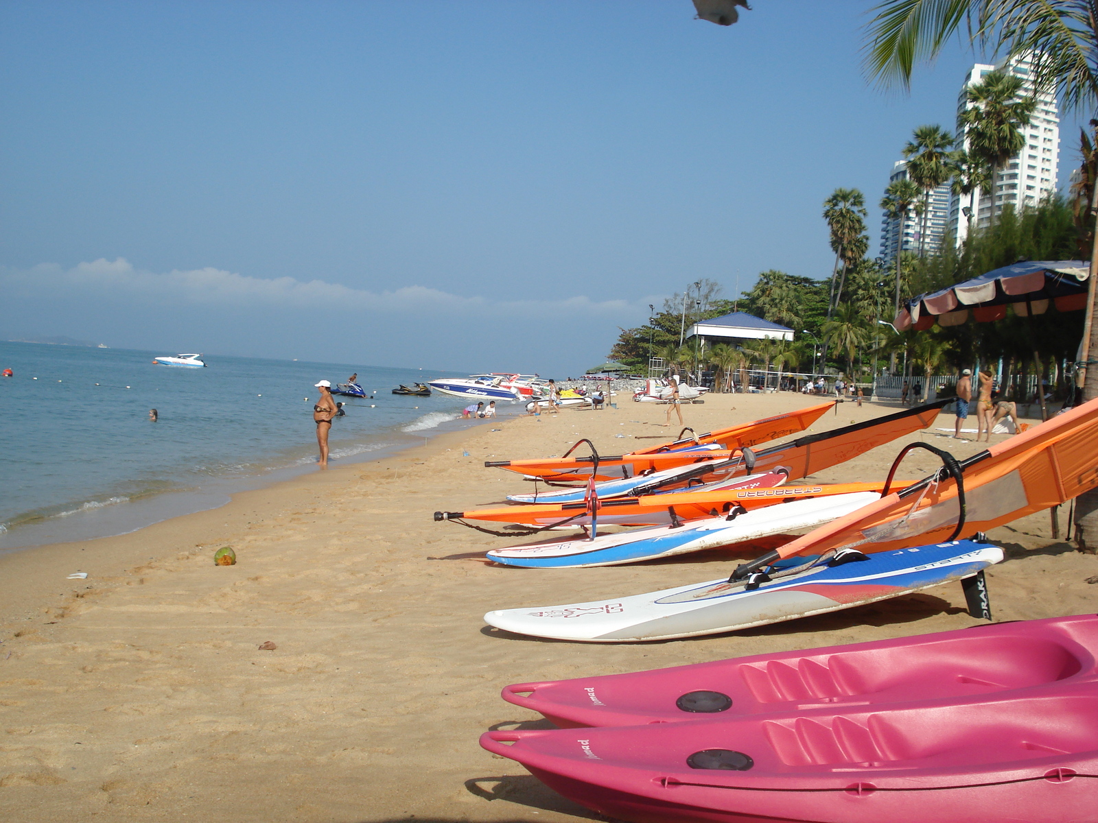 Picture Thailand Pattaya Dongtan beach 2008-01 9 - Trail Dongtan beach