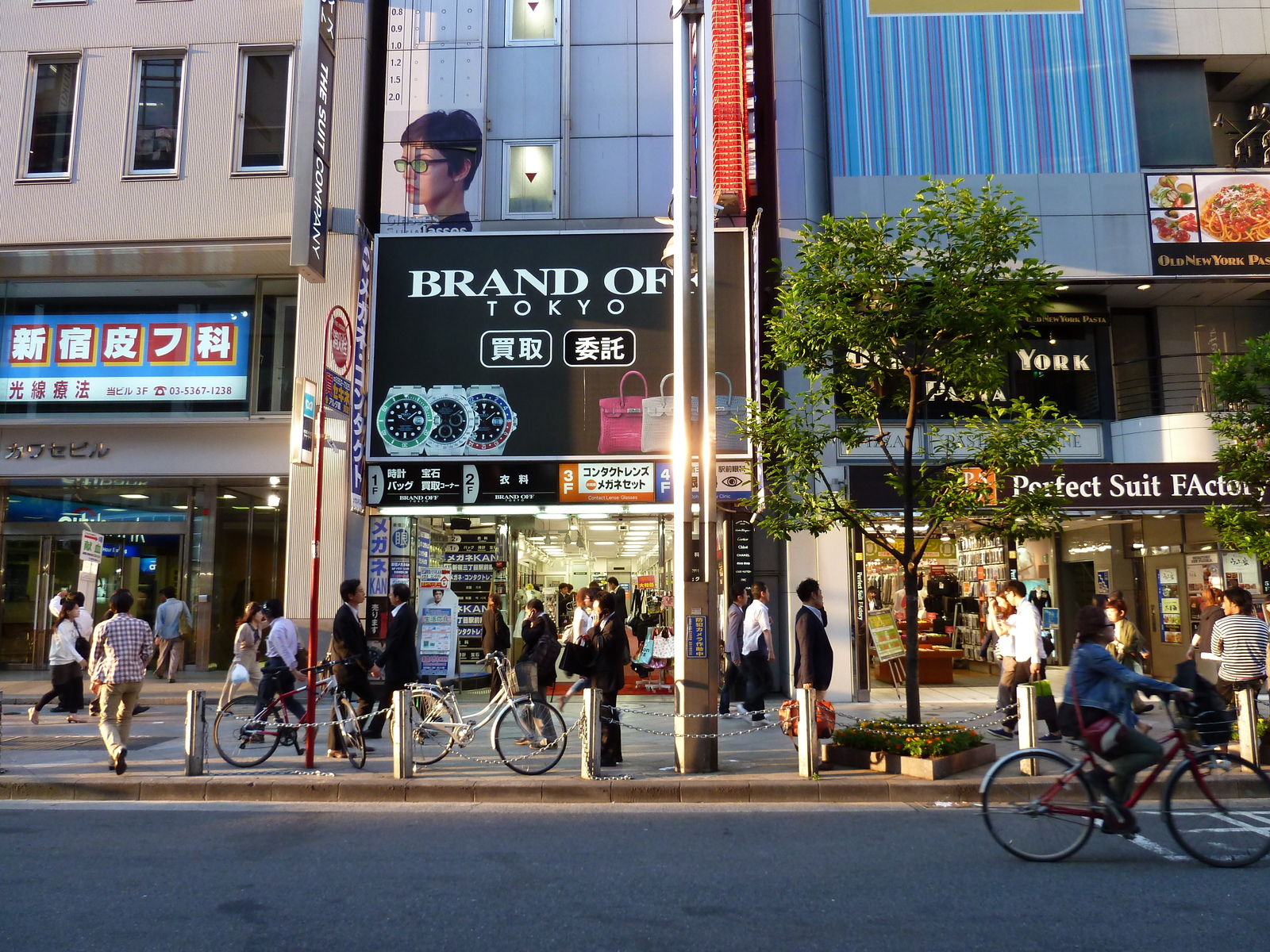 Picture Japan Tokyo Shinjuku 2010-06 20 - Store Shinjuku