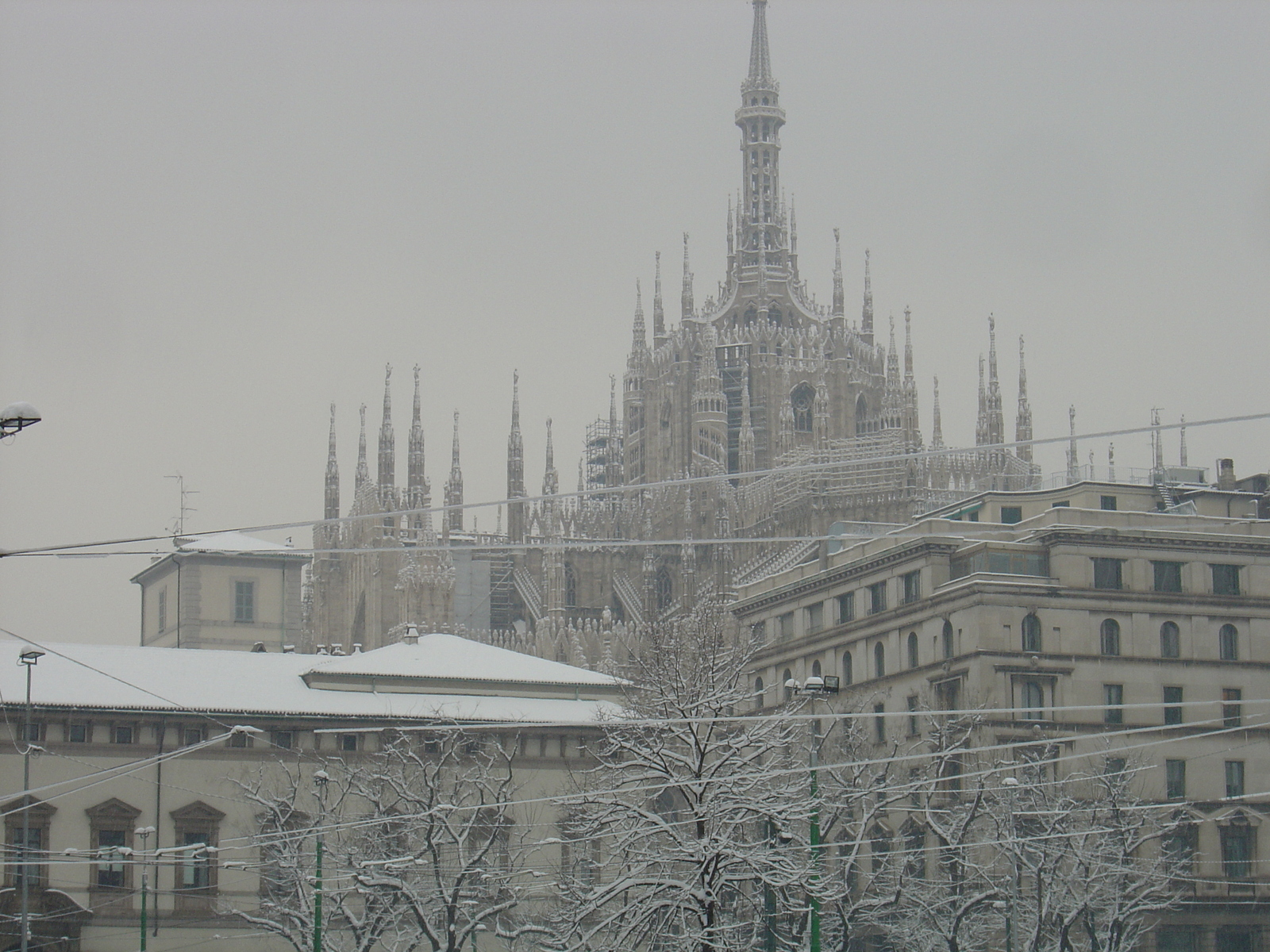 Picture Italy Milan 2005-03 4 - Perspective Milan