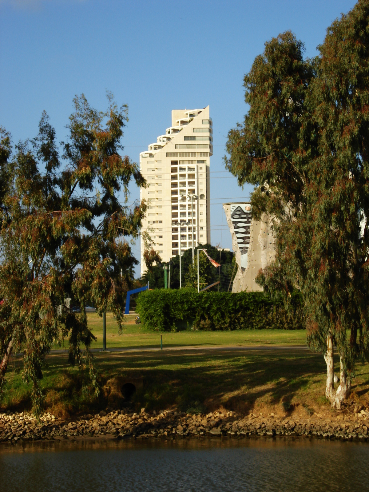 Picture Israel Tel Aviv 2006-12 11 - Sight Tel Aviv