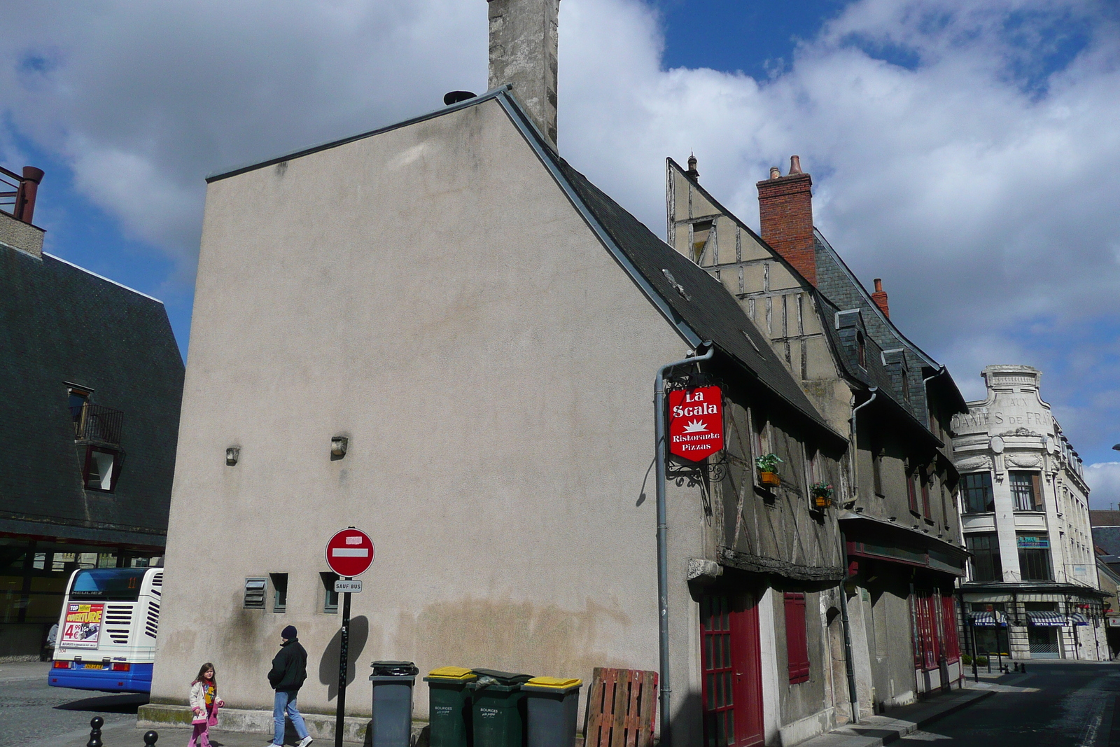 Picture France Bourges 2008-04 71 - Perspective Bourges