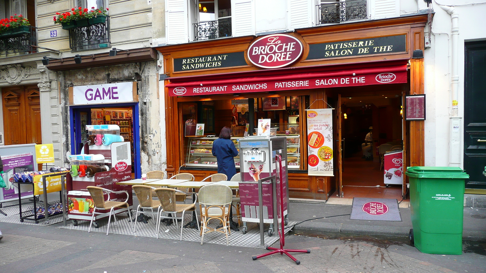 Picture France Paris 17th Arrondissement Rue Levis 2007-05 7 - View Rue Levis