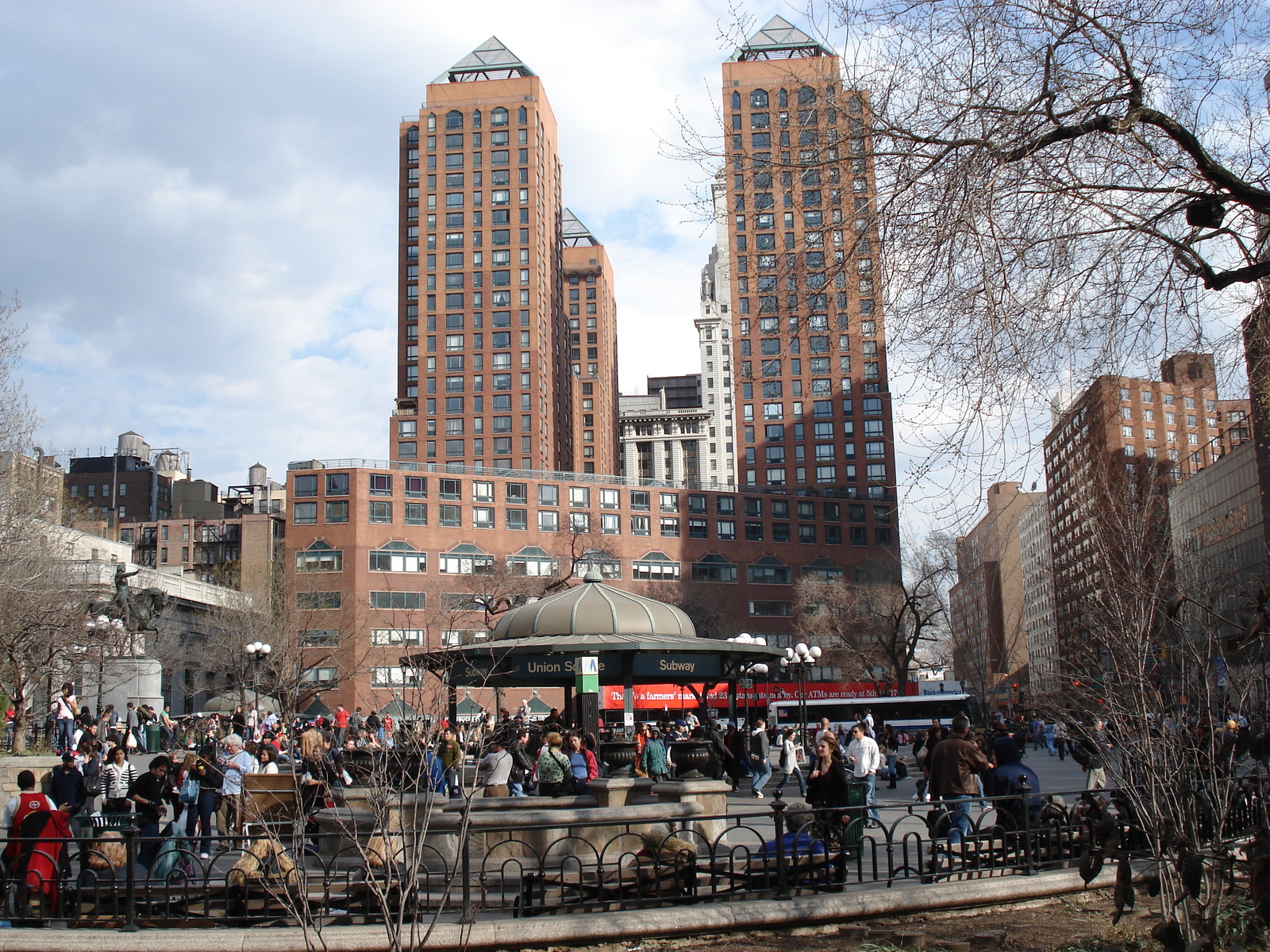 Picture United States New York Union Square 2006-03 1 - Photographer Union Square