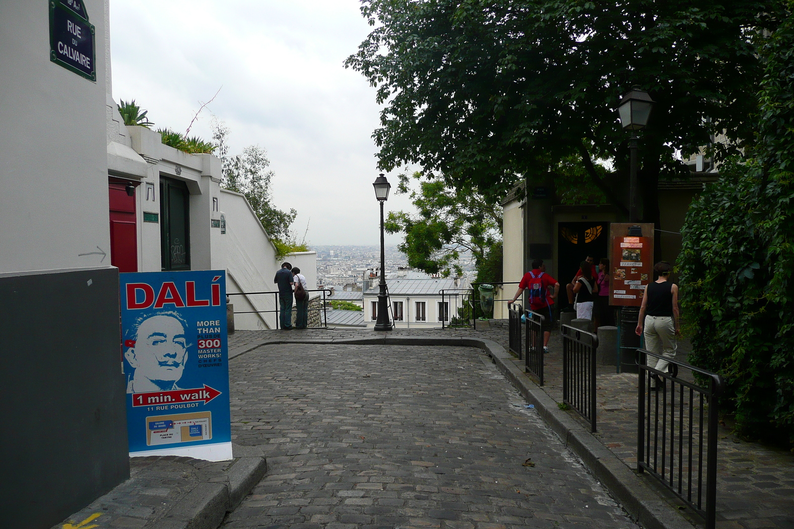 Picture France Paris Place du Tertre 2007-06 4 - Discover Place du Tertre