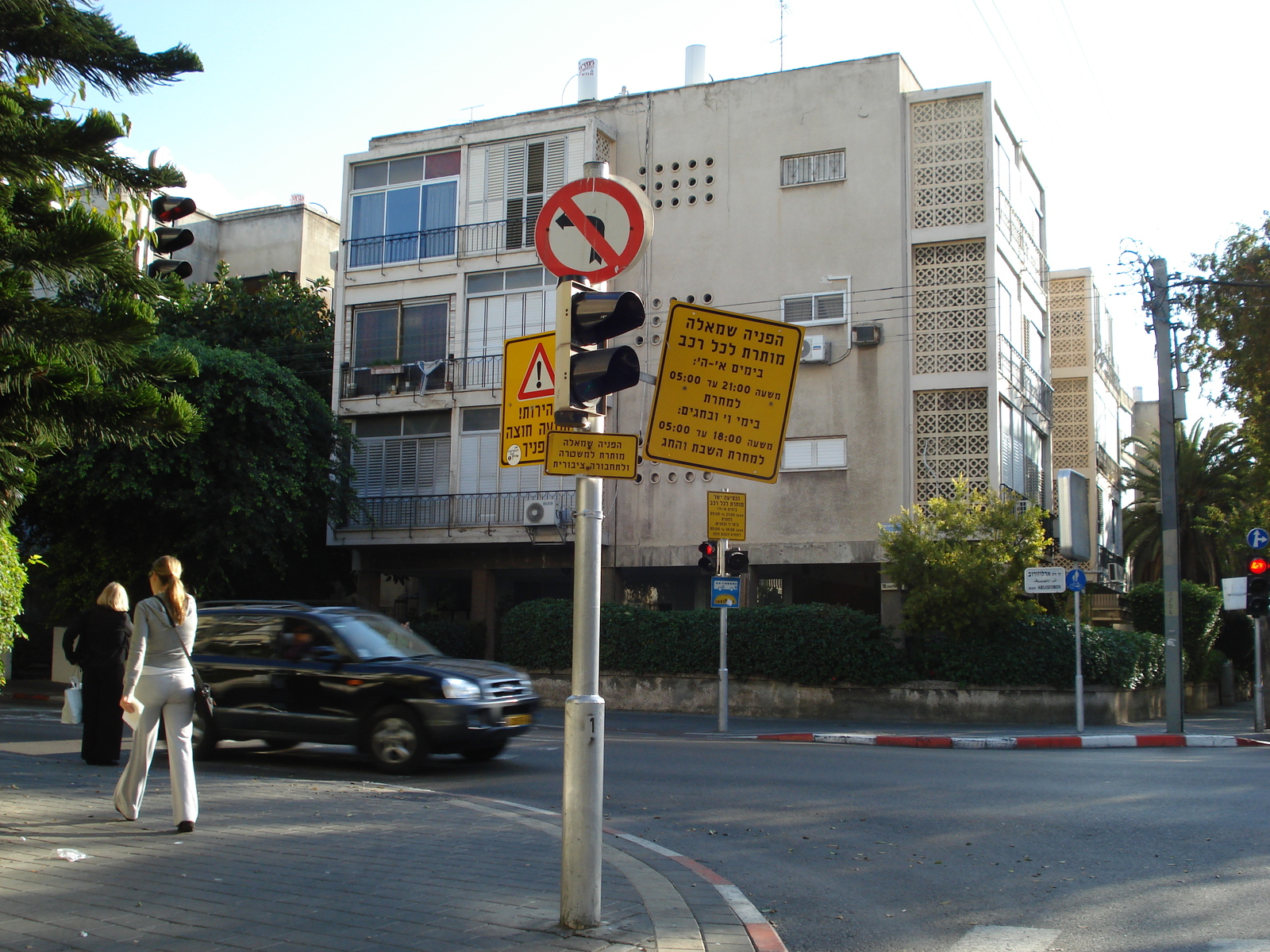 Picture Israel Tel Aviv 2006-12 55 - Road Tel Aviv