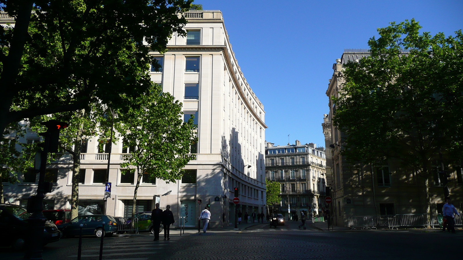 Picture France Paris Etoile and Arc de Triomphe 2007-05 123 - Perspective Etoile and Arc de Triomphe