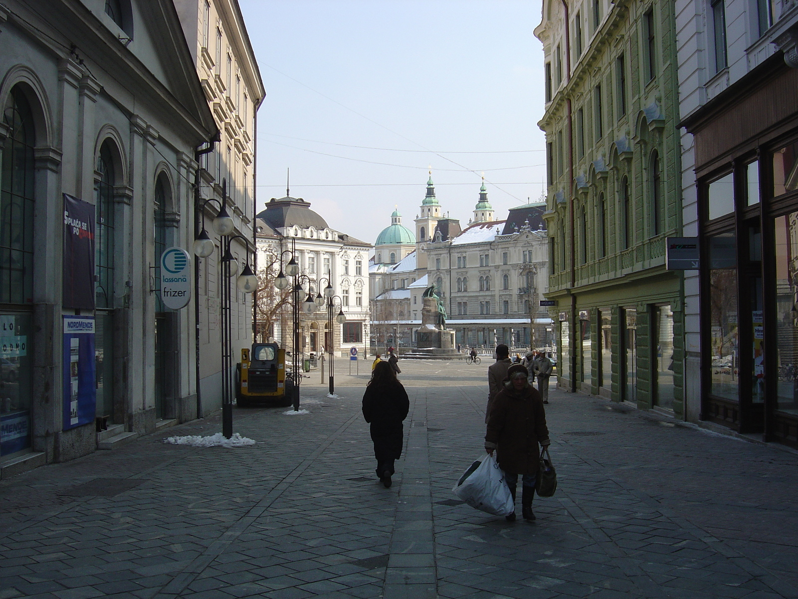 Picture Slovenia Ljubljana 2005-03 1 - Shopping Mall Ljubljana