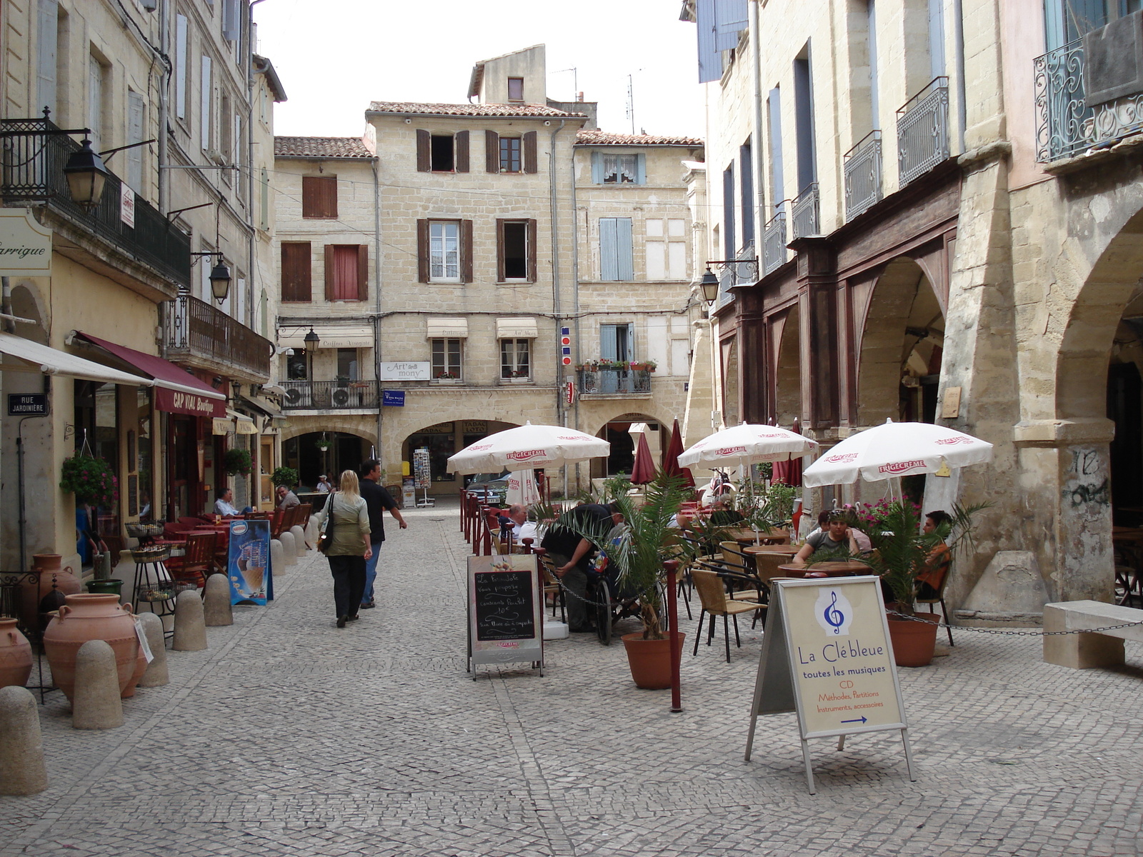 Picture France Sommieres 2006-06 5 - Store Sommieres