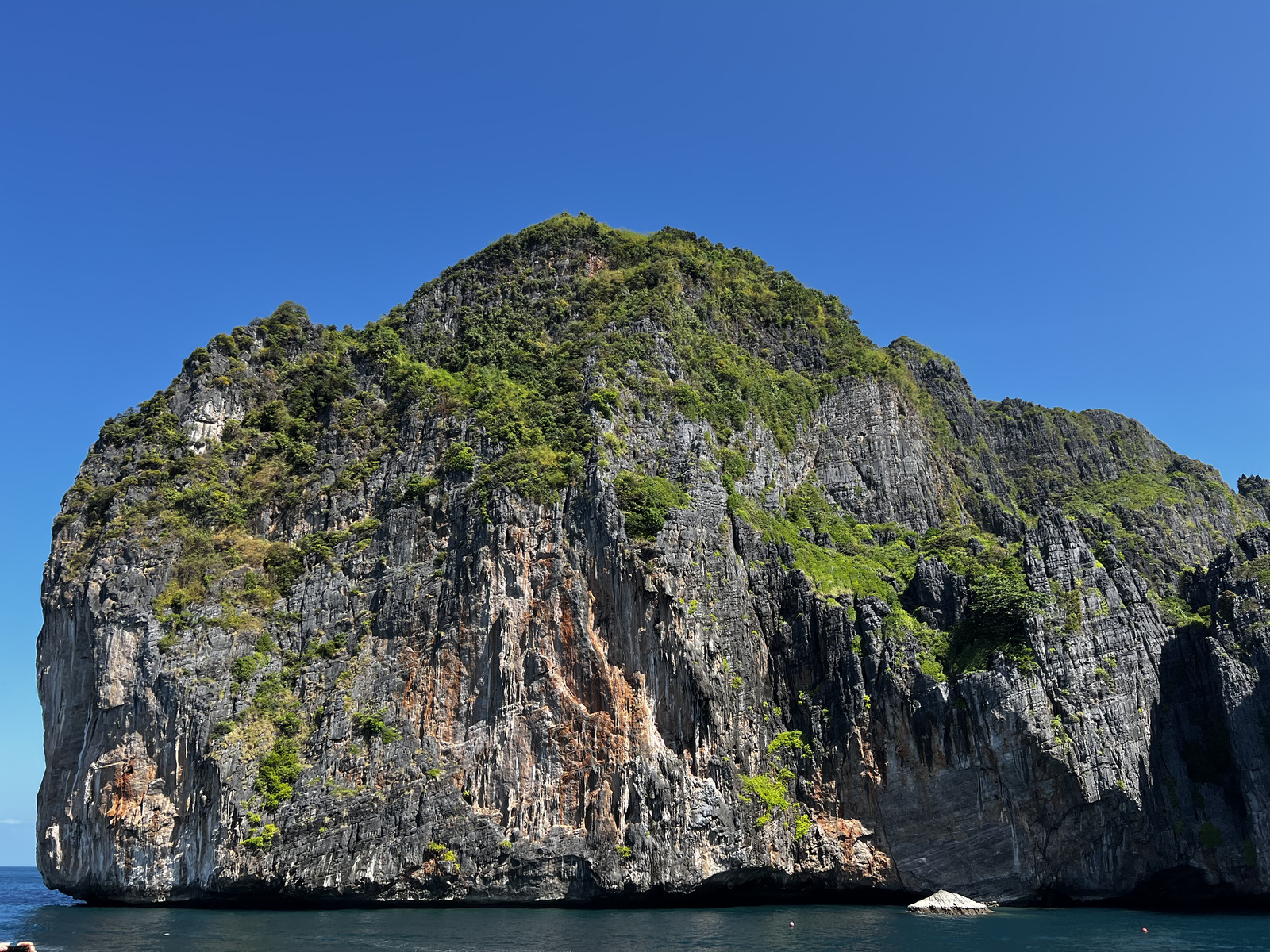 Picture Thailand Phuket to Ko Phi Phi Ferry 2021-12 73 - Perspective Phuket to Ko Phi Phi Ferry