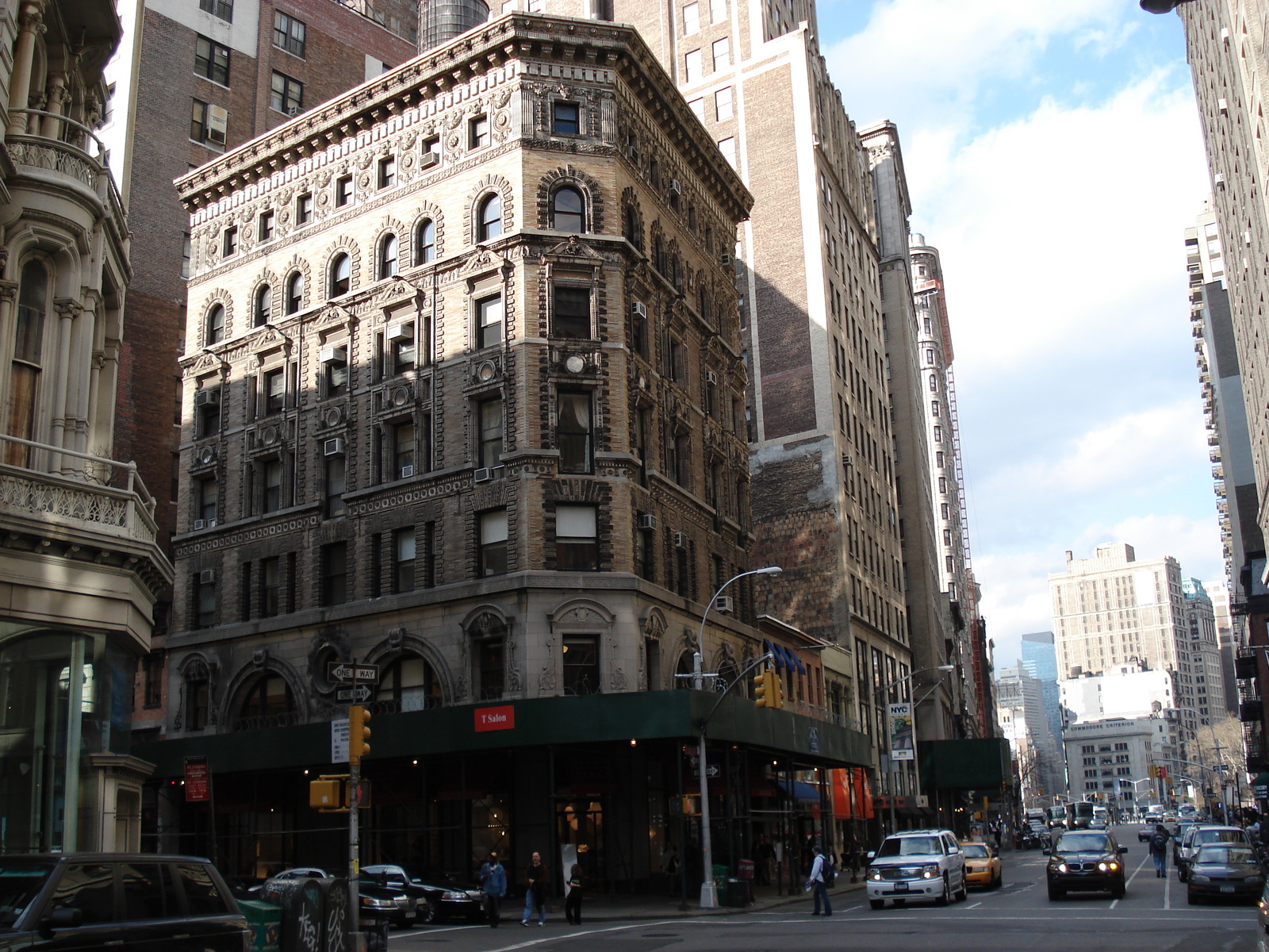 Picture United States New York Up Broadway 2006-03 22 - Car Rental Up Broadway