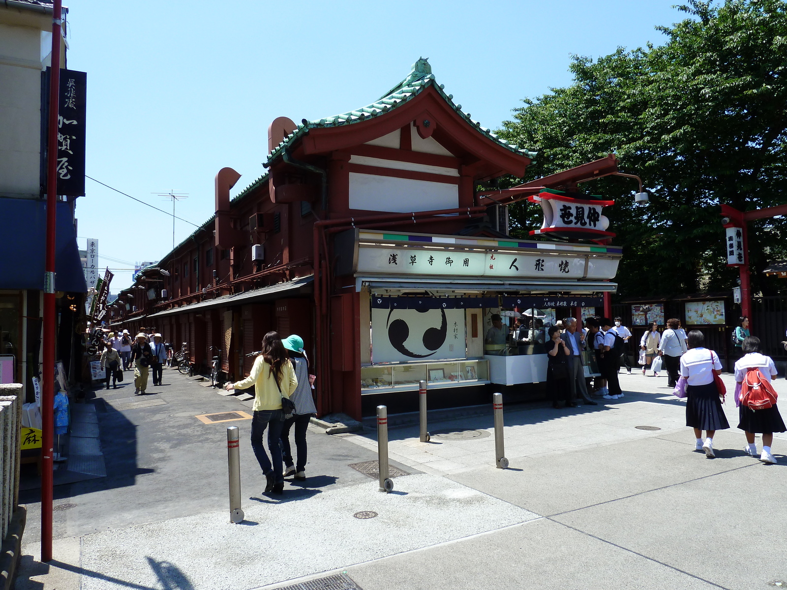 Picture Japan Tokyo Asakusa 2010-06 58 - Road Asakusa