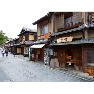 Picture Japan Kyoto Ninenzaka 2010-06 86 - Photographers Ninenzaka