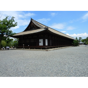 Picture Japan Kyoto Sanjusangendo temple 2010-06 33 - Tourist Sanjusangendo temple