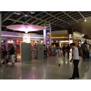 Picture Thailand Bangkok Suvarnabhumi Airport 2007-03 11 - Photographers Suvarnabhumi Airport