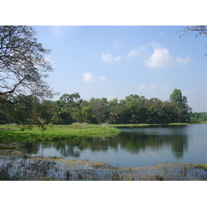 Picture Myanmar Yangon Dusit Inya Lake Hotel 2005-01 21 - Road Dusit Inya Lake Hotel