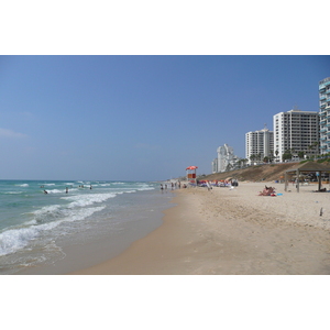 Picture Israel Bat Yam Beach 2007-06 24 - Perspective Bat Yam Beach