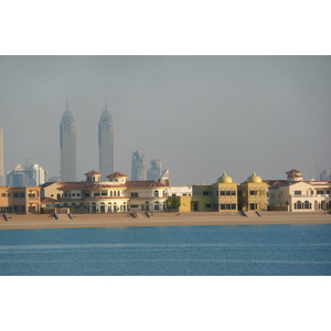 Picture United Arab Emirates Dubai Palm Jumeirah 2009-01 19 - Photographers Palm Jumeirah