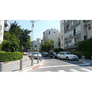 Picture Israel Tel Aviv Jabotinsky Street 2007-06 12 - Perspective Jabotinsky Street