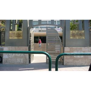 Picture Israel Tel Aviv Jabotinsky Street 2007-06 21 - Photographer Jabotinsky Street