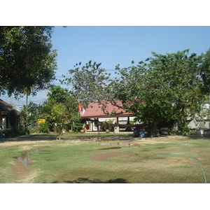 Picture Thailand Phitsanulok Wat Ratcha Bhurana 2008-01 19 - Car Wat Ratcha Bhurana