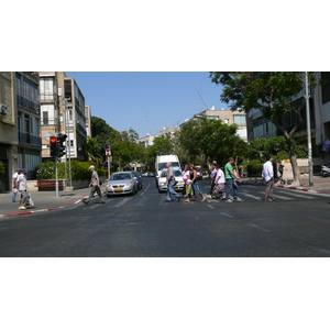 Picture Israel Tel Aviv Ibn Gvirol Street 2007-06 19 - Perspective Ibn Gvirol Street