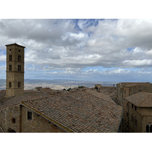 Picture Italy Volterra Palazzo dei Priori 2021-09 33 - Car Palazzo dei Priori