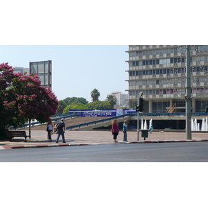 Picture Israel Tel Aviv Ibn Gvirol Street 2007-06 33 - Flight Ibn Gvirol Street