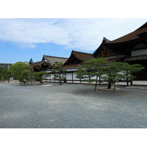 Picture Japan Kyoto Nishi Honganji Temple 2010-06 22 - Car Nishi Honganji Temple