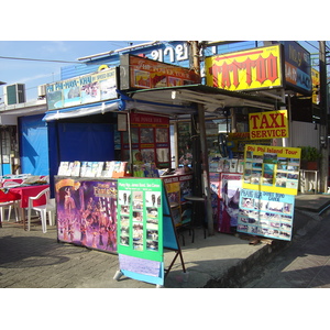 Picture Thailand Phuket Patong 2nd Road 2005-12 15 - Photographers 2nd Road